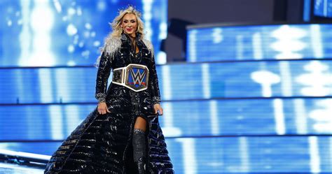 WWE Rumors: Charlotte Flair May Be Back For Saturday Nights。